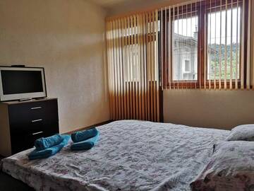 Фото номера Двухместный номер с 1 кроватью и балконом Гостевой дом Guest House Ganovi г. Калофер 4