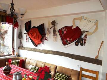 Фото номера Дом с 4 спальнями Гостевой дом Chardaka Guest House г. Калофер 5