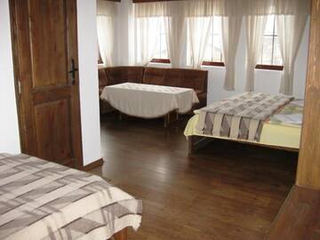 Фото номера Дом с 4 спальнями Гостевой дом Chardaka Guest House г. Калофер 7