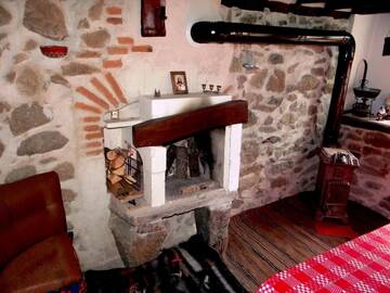 Фото номера Дом с 4 спальнями Гостевой дом Chardaka Guest House г. Калофер 15